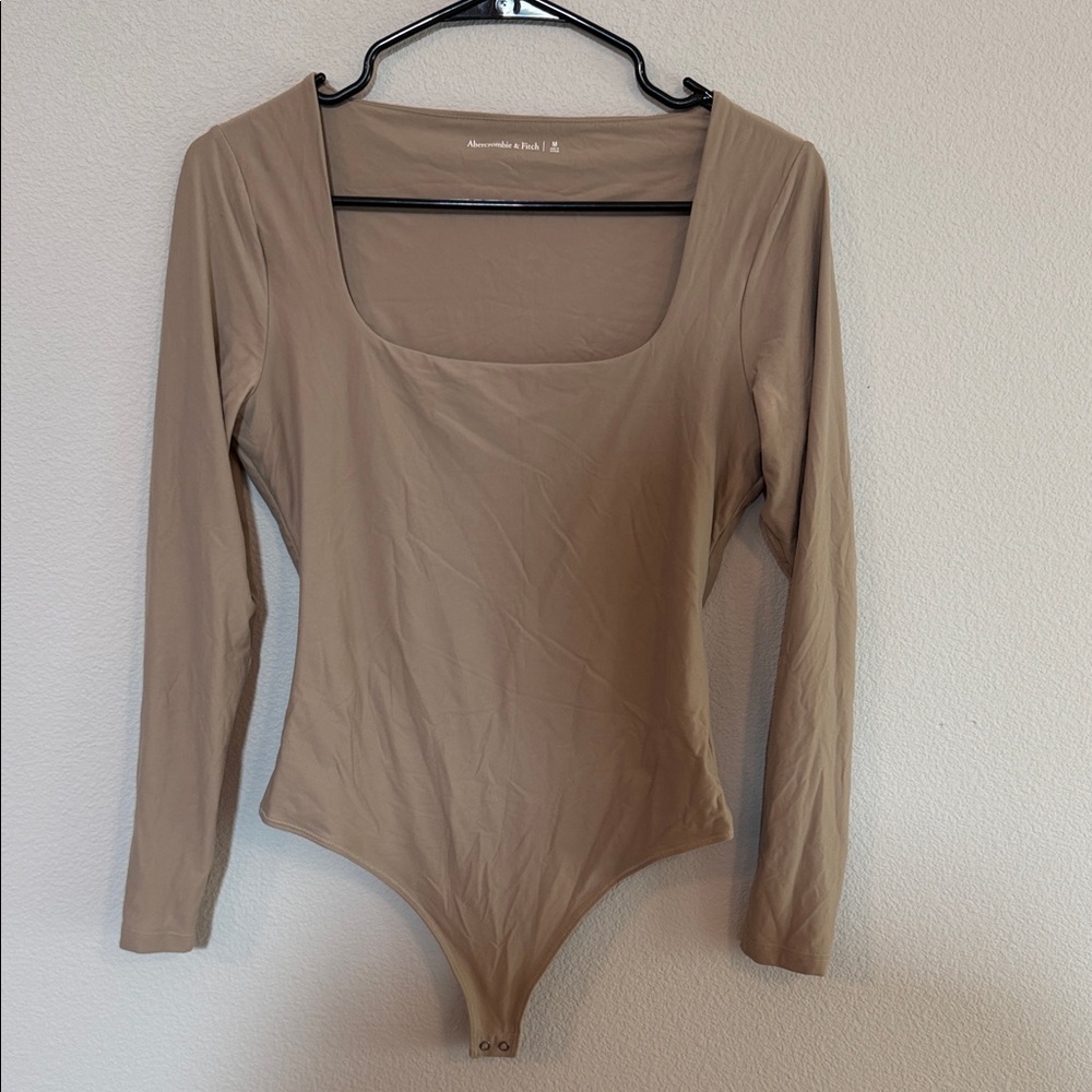 Abercrombie & Fitch Women's Taupe Scoop-Neck Long Sleeve Bodysuit